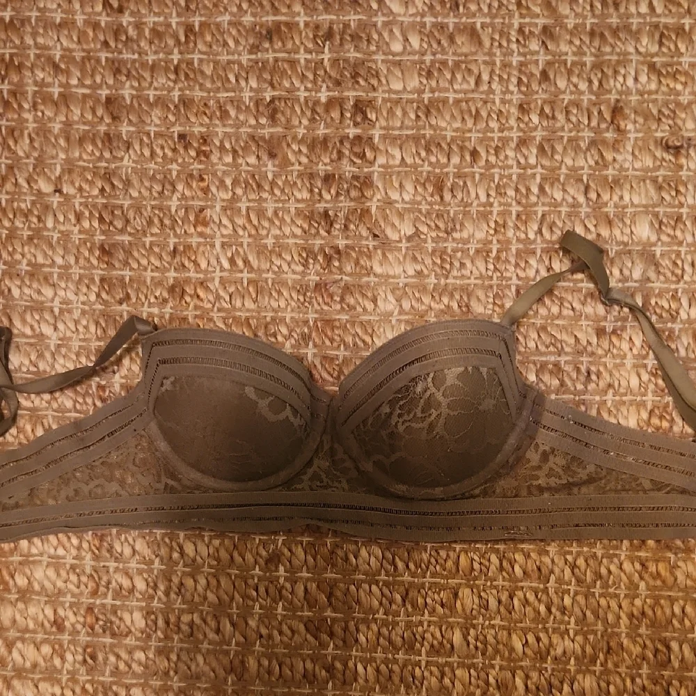 VS Pink 34b Green Lace Pushup Underwire Sexy Classic Bra